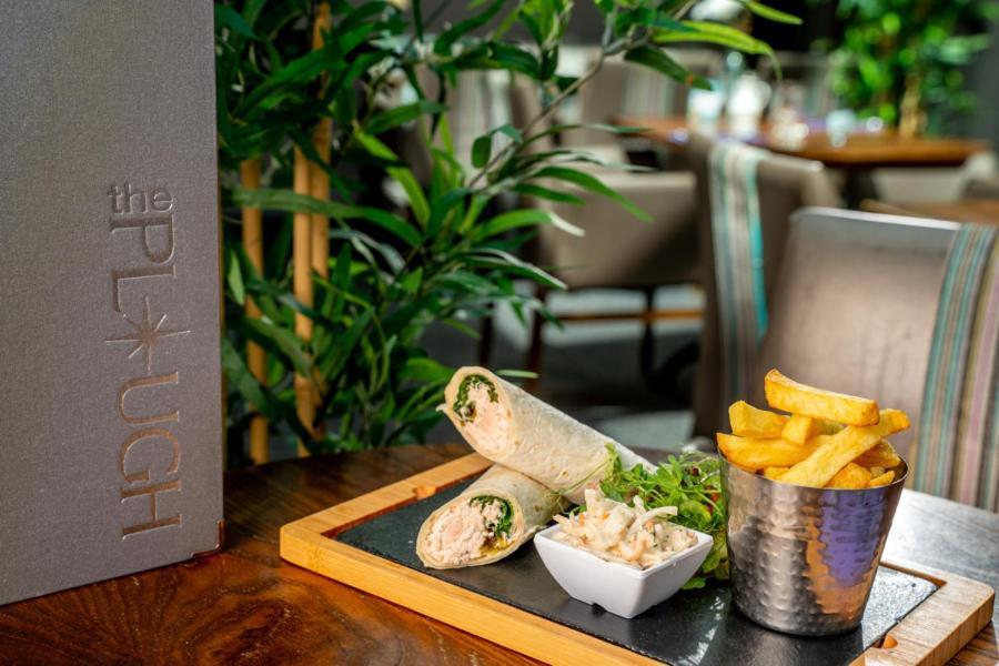 The Plough Inn ランデイロ エクステリア 写真