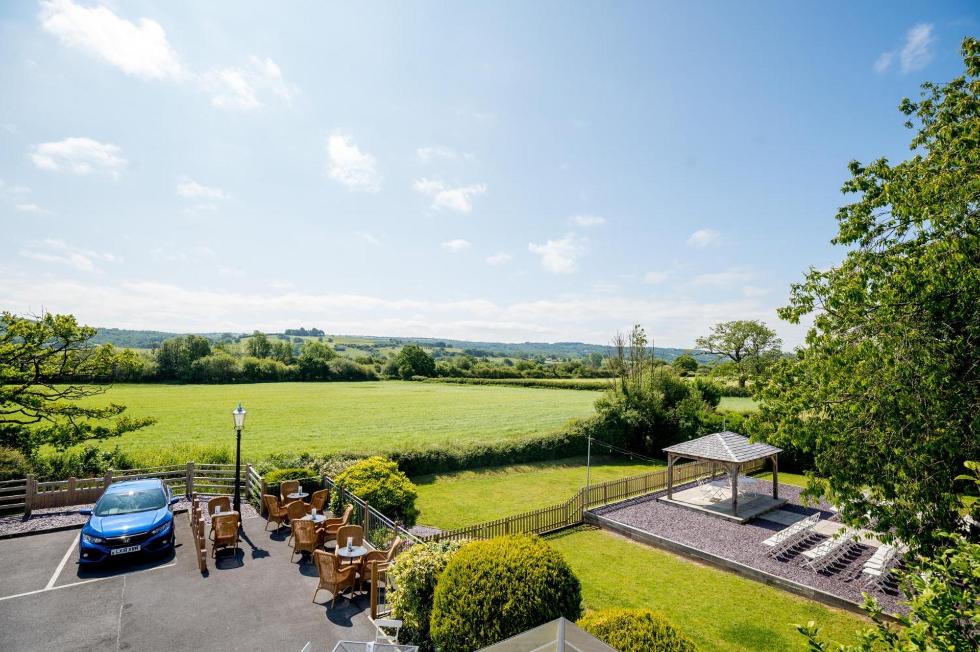 The Plough Inn ランデイロ エクステリア 写真
