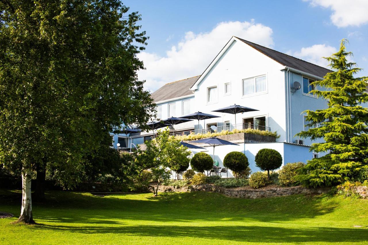 The Plough Inn ランデイロ エクステリア 写真